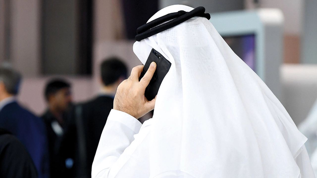 الإمارات تسجل أعلى نمو عالمي في مبيعات الهواتف الذكية لعام 2024